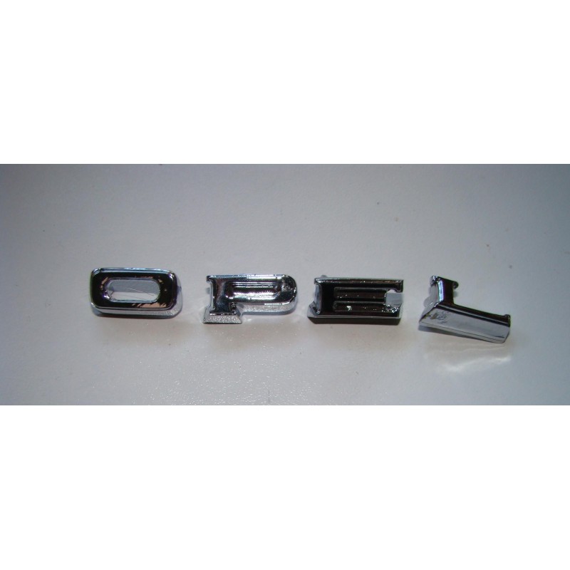 inscription opel à la paroi arrière 