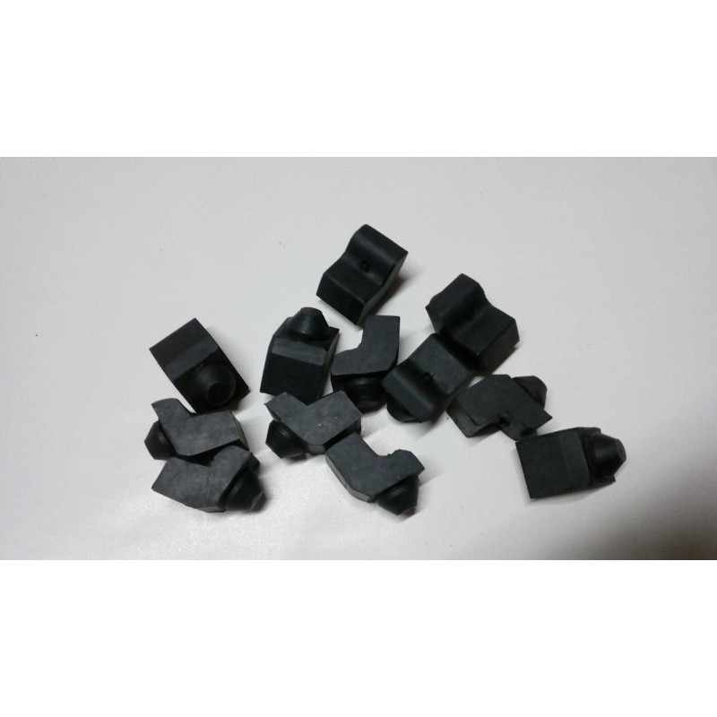 Butée latérale de capot